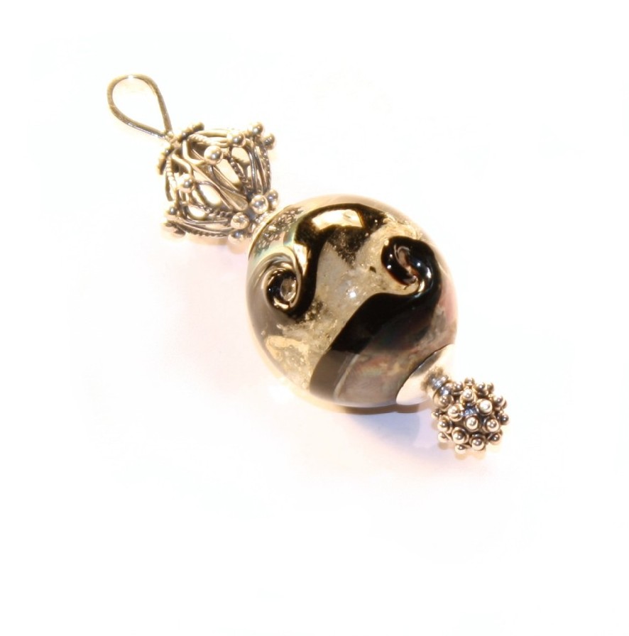 As in glaskraal black metallic en Nanas
